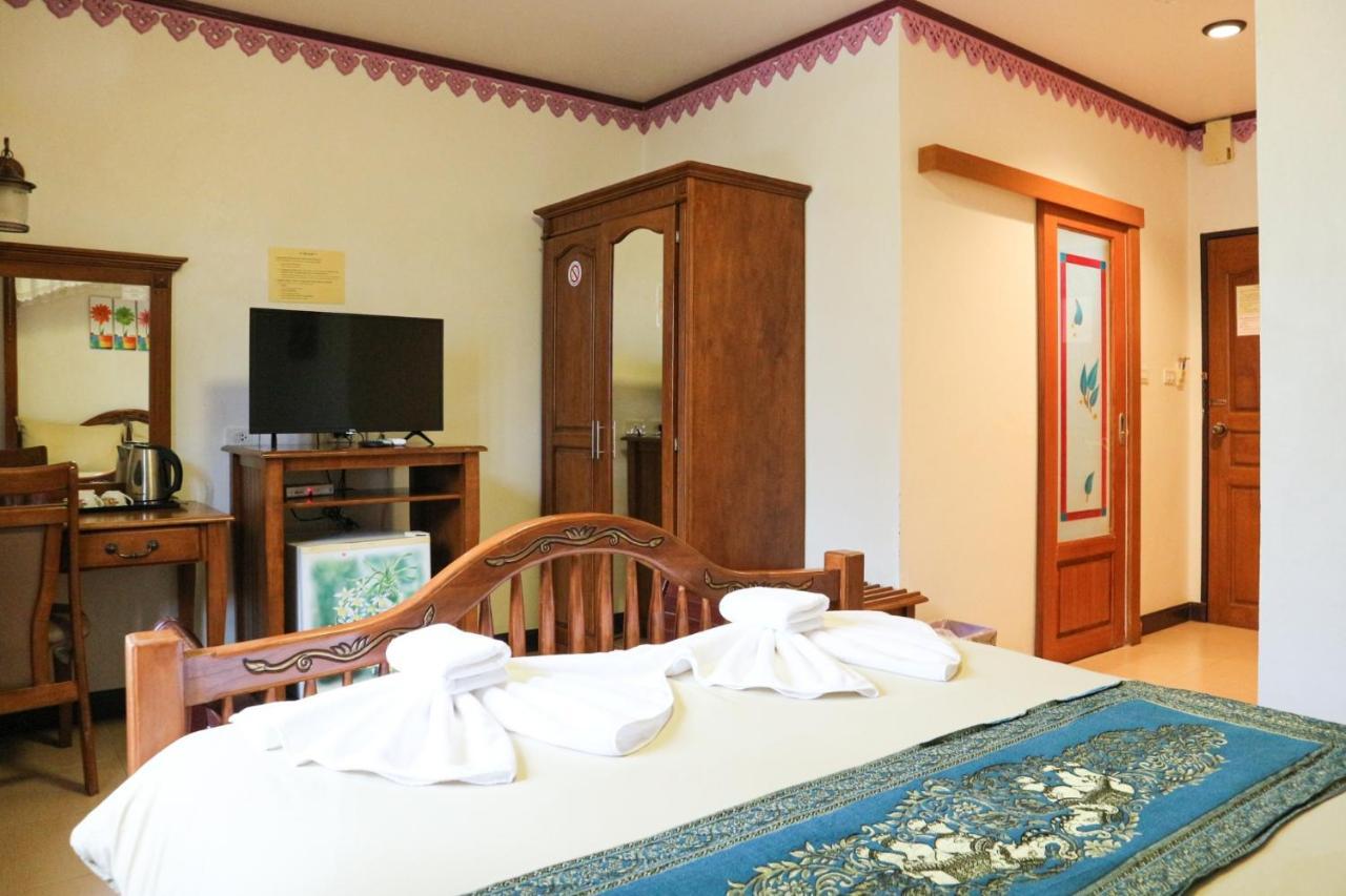 Hotel Ban Ao Thong Trang