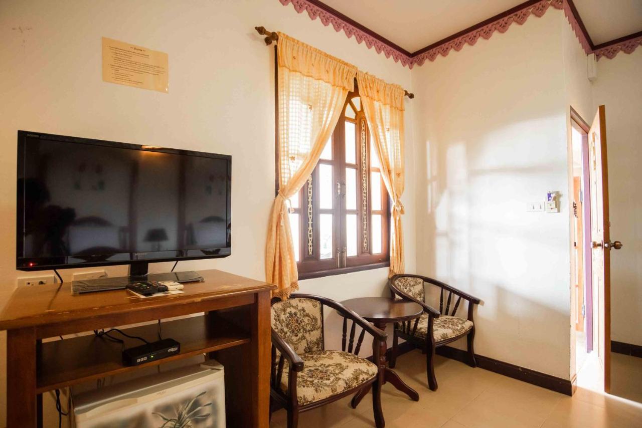 Ban Ao Thong 3* Trang